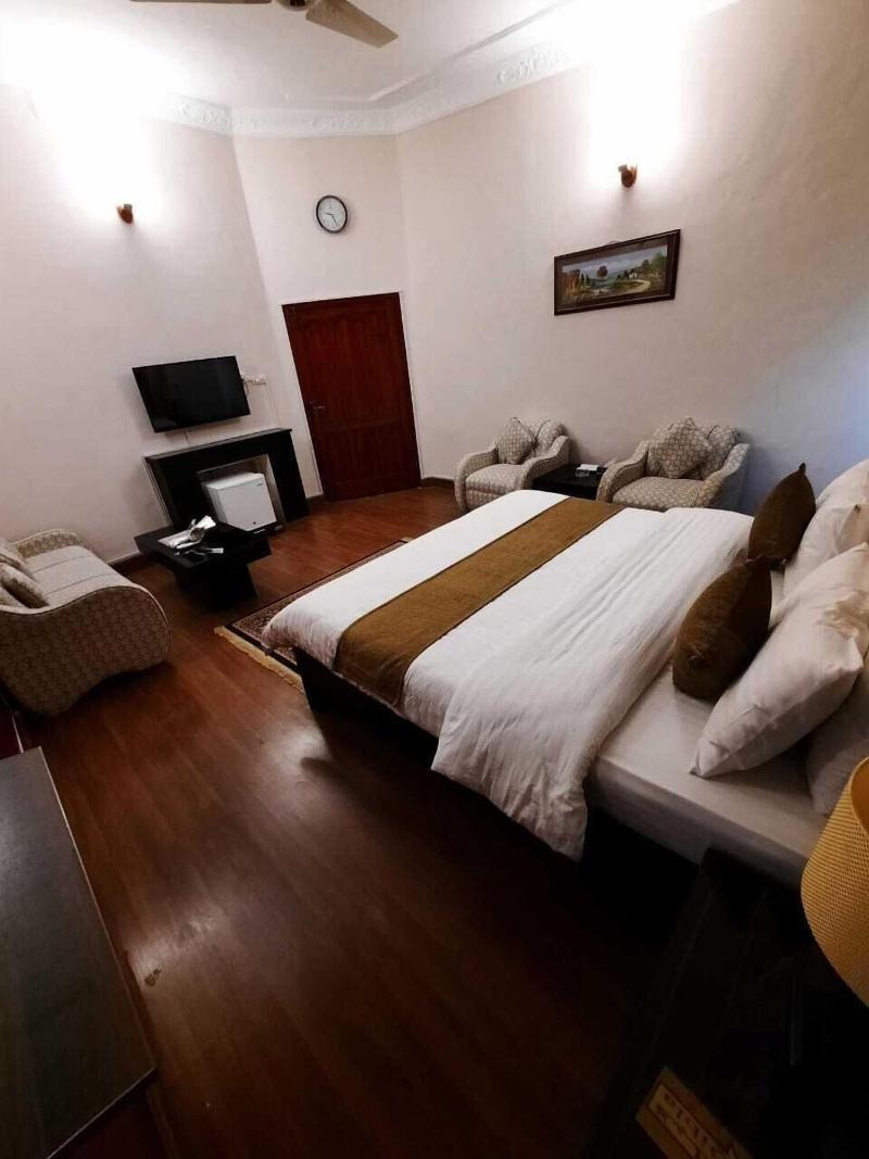 Premier Inn Villa image