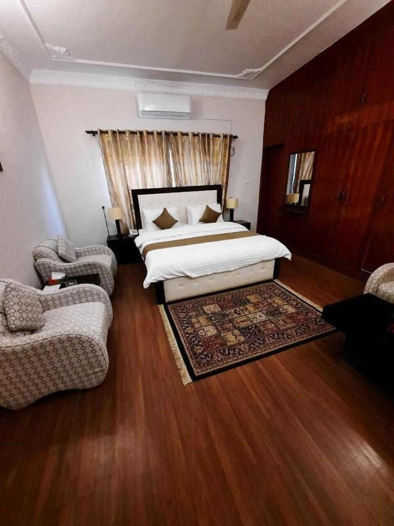 Premier Inn Villa image