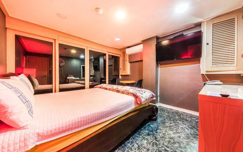 Yeongdeungpo Market Max Motel image