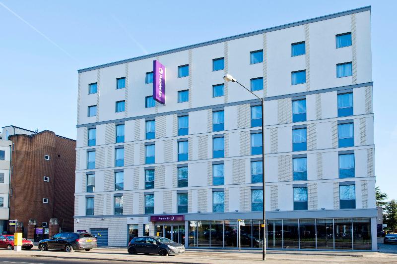 Premier Inn Slough Central South