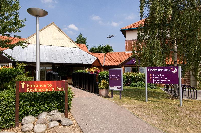 Premier Inn  Oxford Cowley image