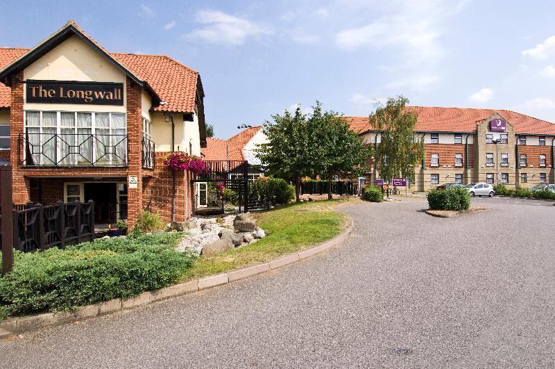 Premier Inn  Oxford Cowley image