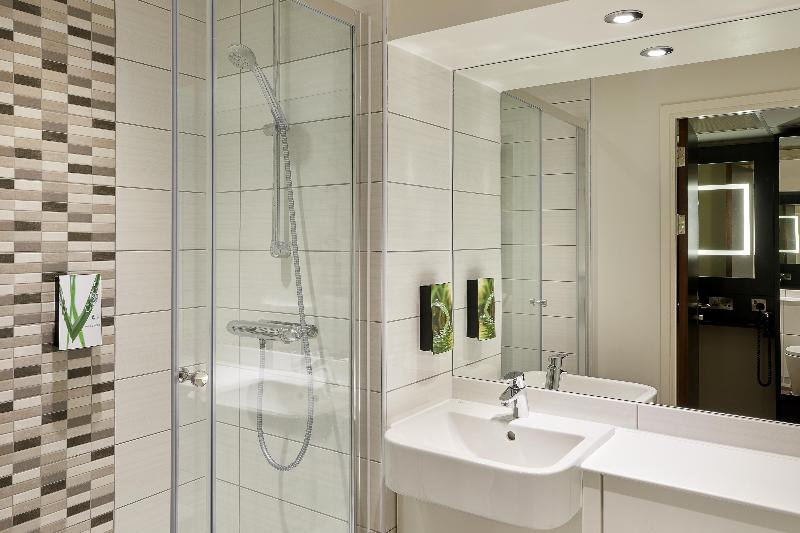 Premier Inn  Oxford Cowley image