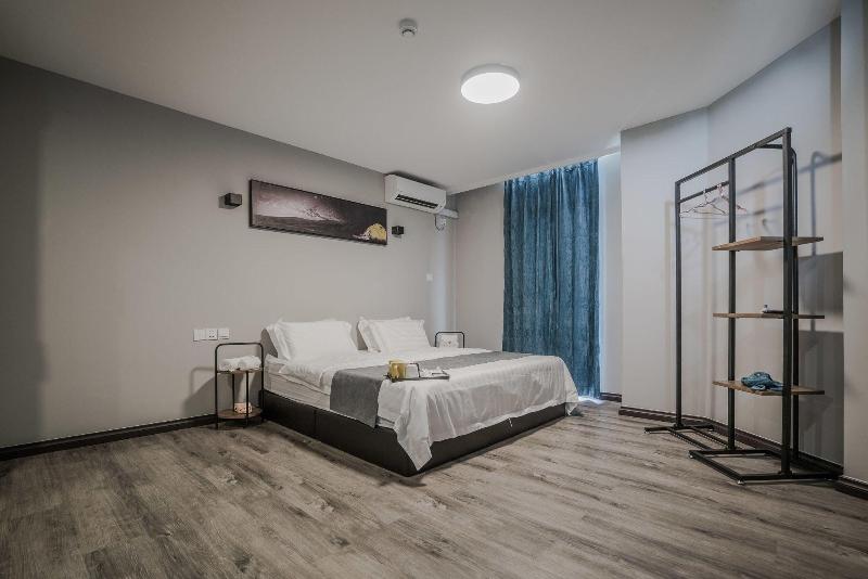 Paly Hotel image