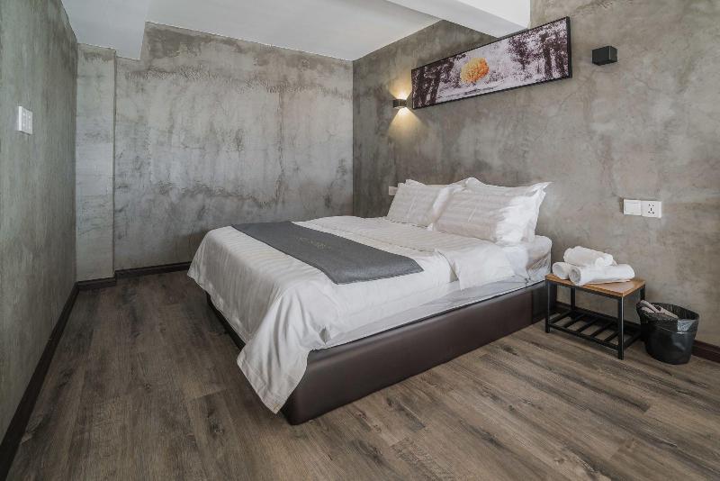 Paly Hotel image