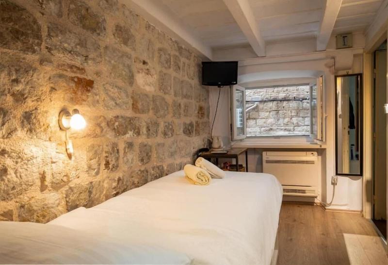 Private Accomodation Linda image