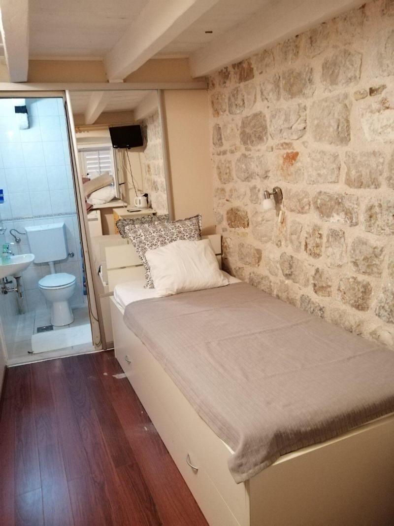 Private Accomodation Linda image