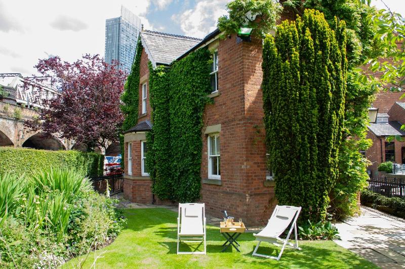 Lock Keepers Cottage - Detached House in the City image
