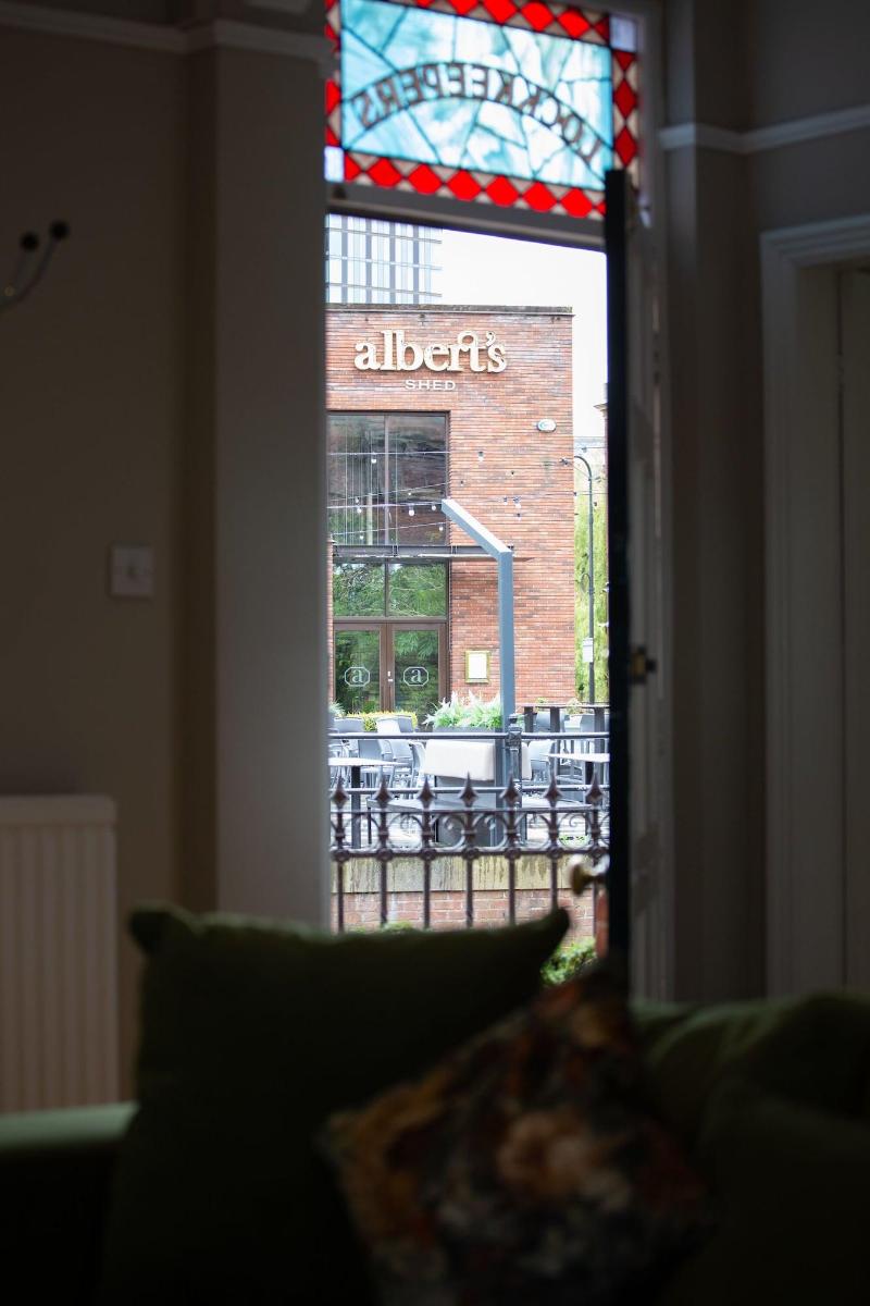 Lock Keepers Cottage - Detached House in the City image