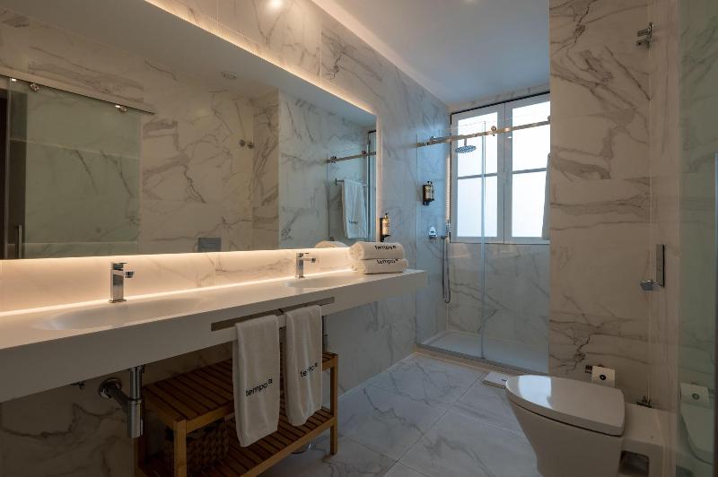 Tempo FLH Hotels image