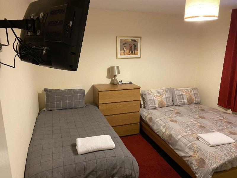 Ivy Cottage Serviced Accommodation image