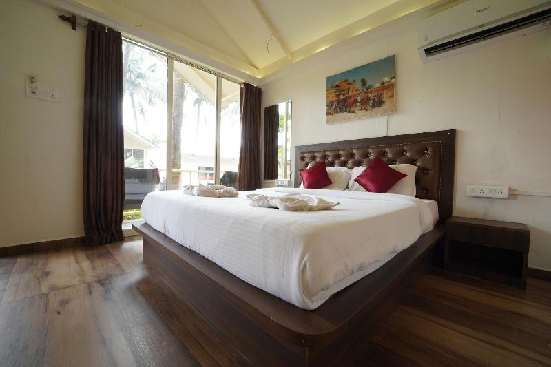 Sunset & Waves Resort image