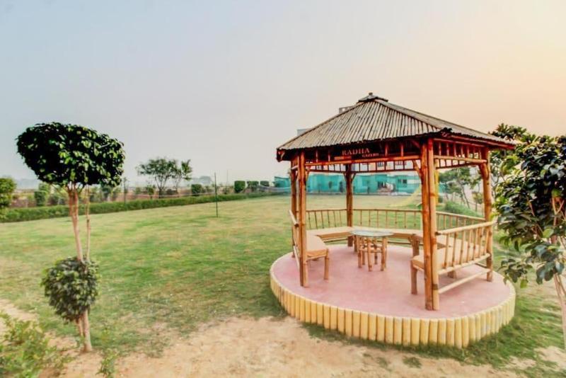 Elegance Resort 5