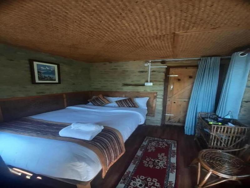 Pumdikot Mountain Lodge image