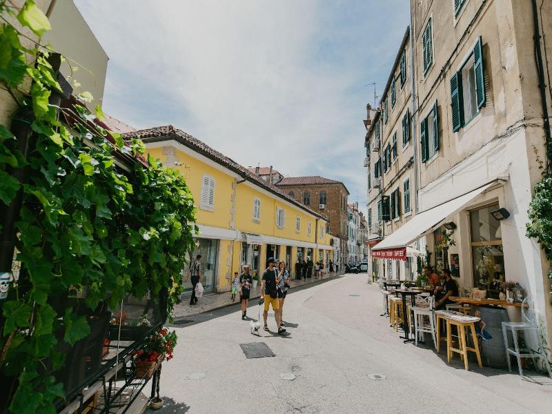 Porto Nativo Split image