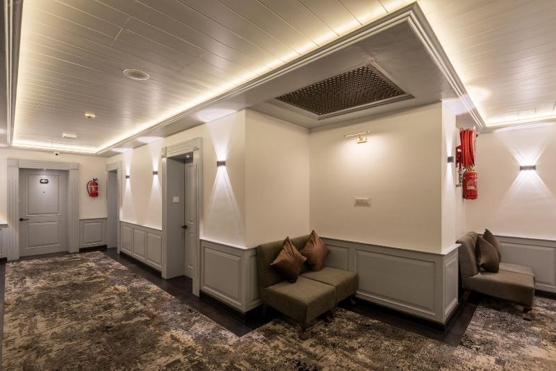 Hotel Grand Boulevard image