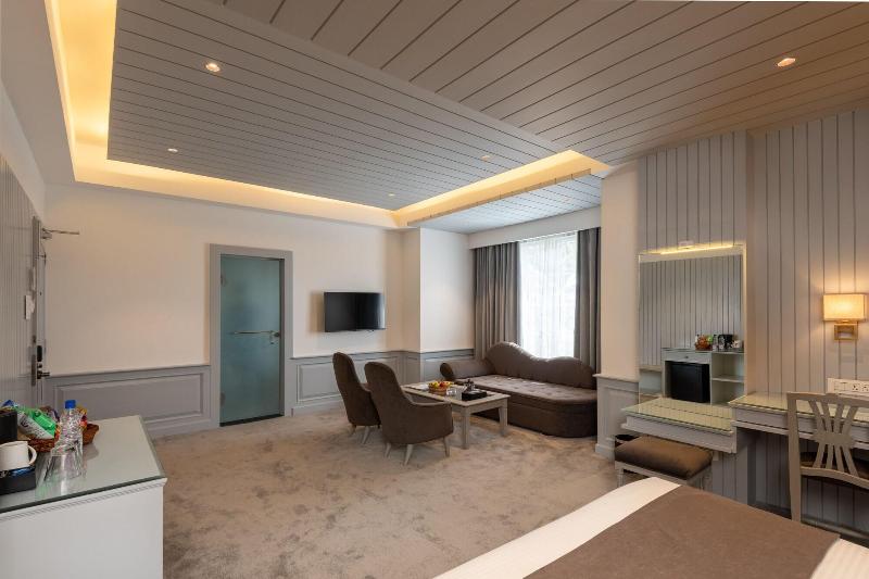 Hotel Grand Boulevard image