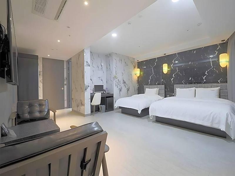 Hotel Yuna image