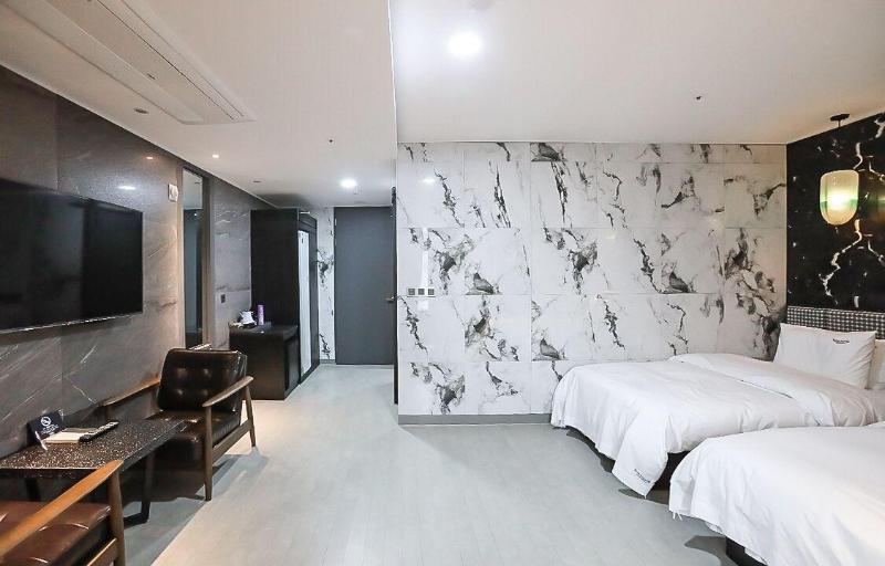 Hotel Yuna image