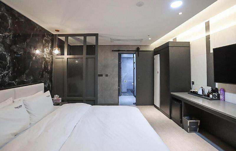 Hotel Yuna image