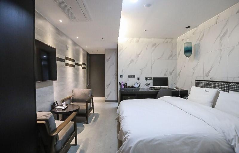 Hotel Yuna image