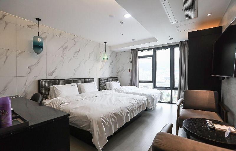 Hotel Yuna image