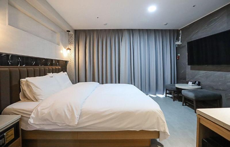Hotel Yuna image
