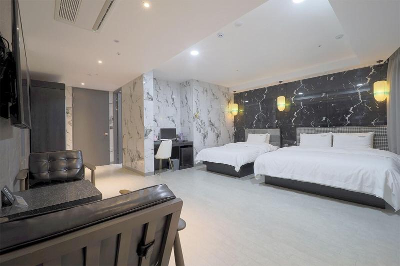 Hotel Yuna image