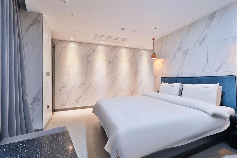 Hotel Yuna image