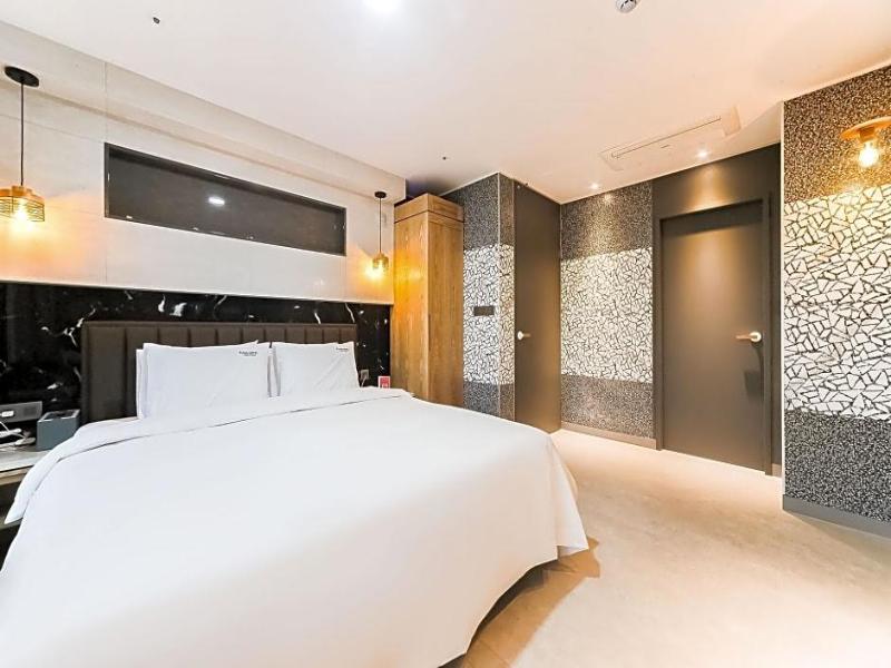 Hotel Yuna image