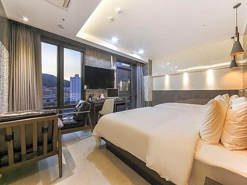 Hotel Yuna image