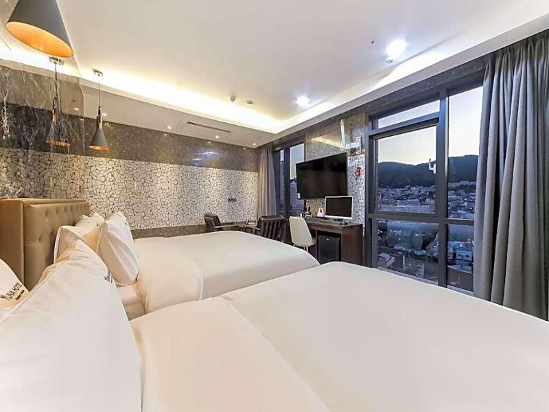 Hotel Yuna image