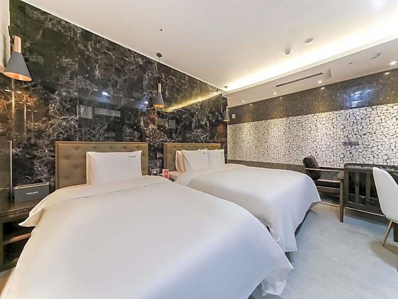 Hotel Yuna image