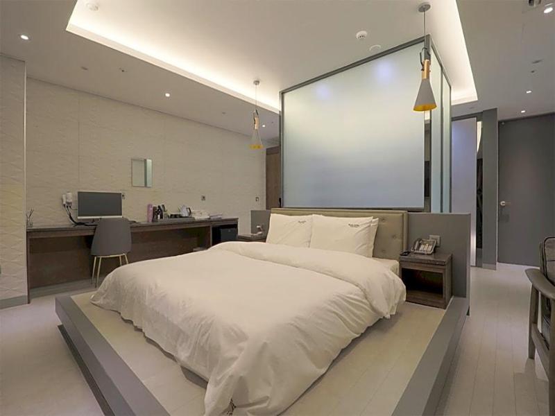 Hotel Yuna image
