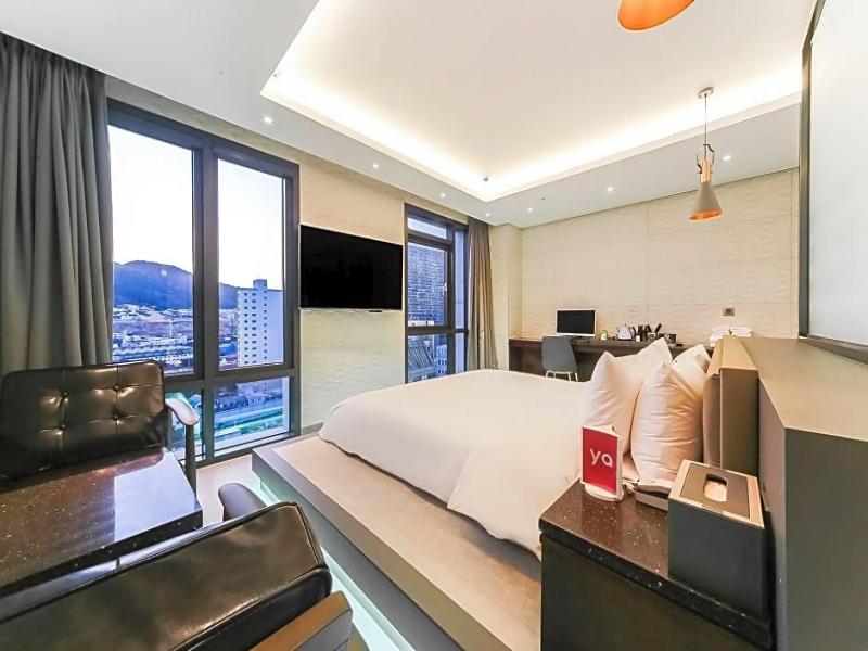 Hotel Yuna image