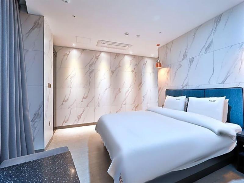 Hotel Yuna image