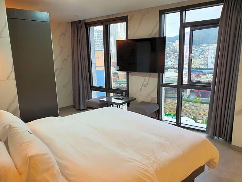 Hotel Yuna image