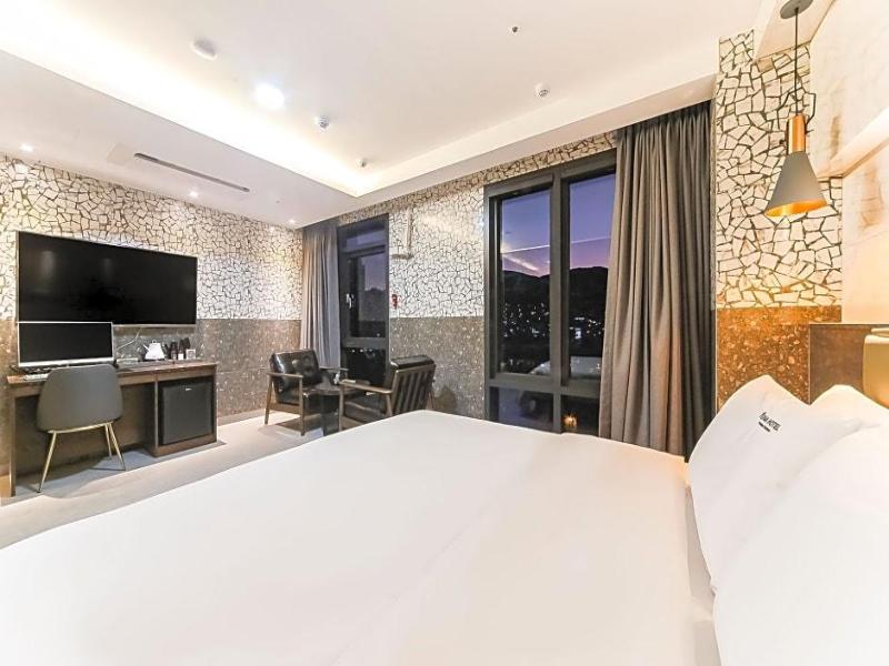 Hotel Yuna image