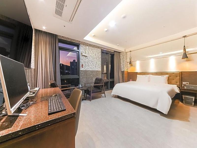 Hotel Yuna image