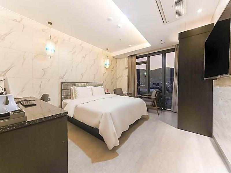 Hotel Yuna image