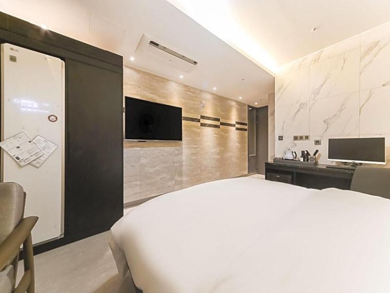 Hotel Yuna image