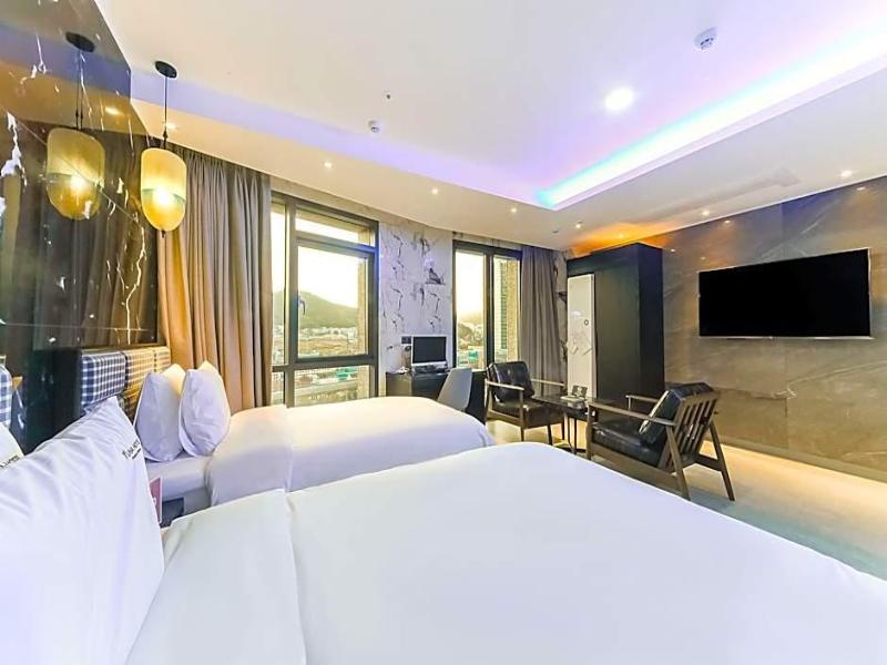Hotel Yuna image