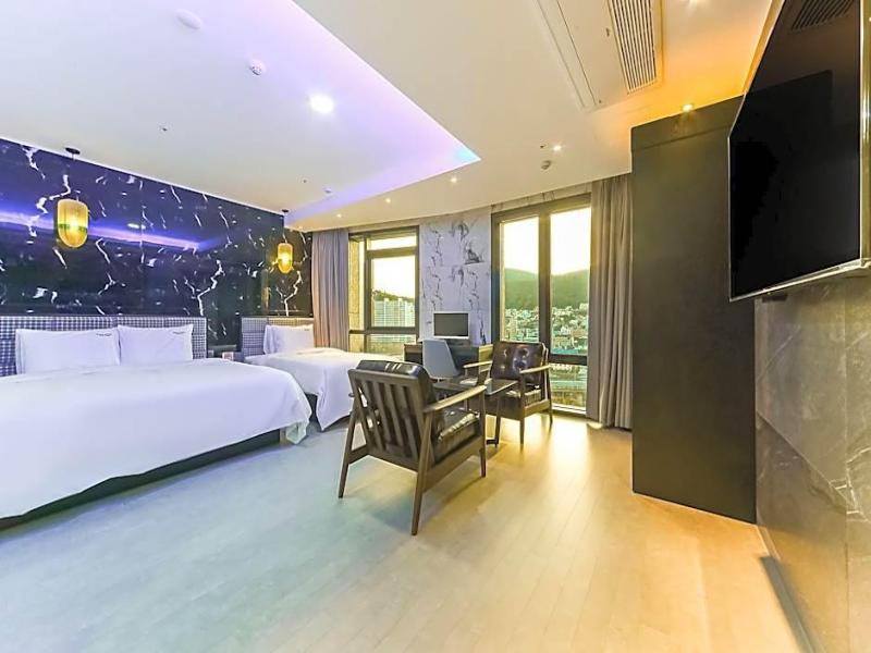 Hotel Yuna image