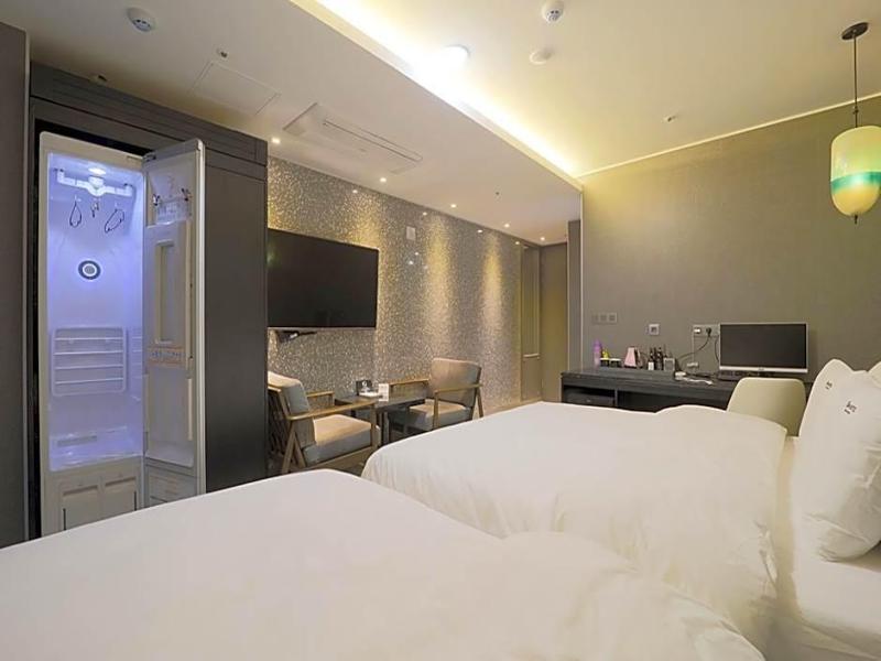 Hotel Yuna image