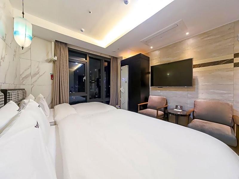 Hotel Yuna image