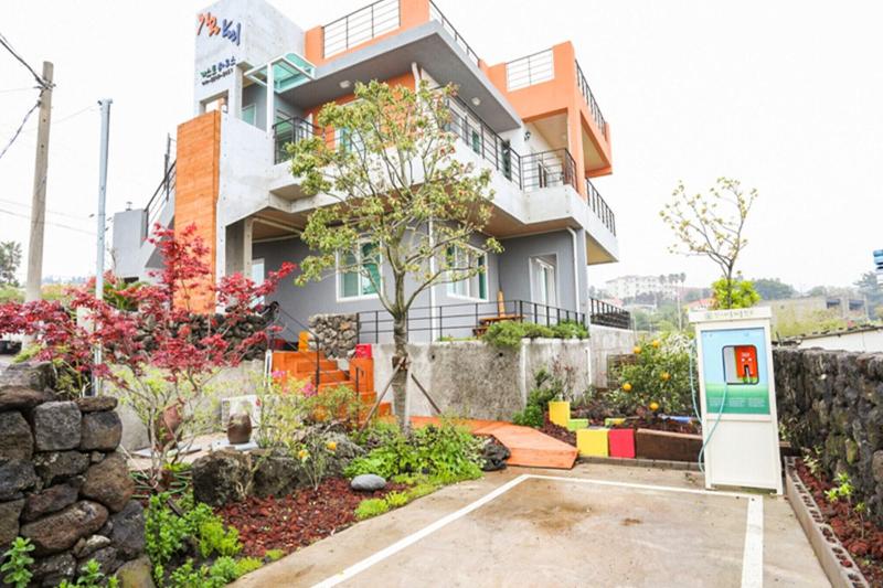 Jeju Gaonnuri Guest House image