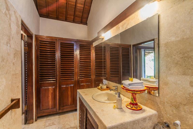 D'Junas Villas image