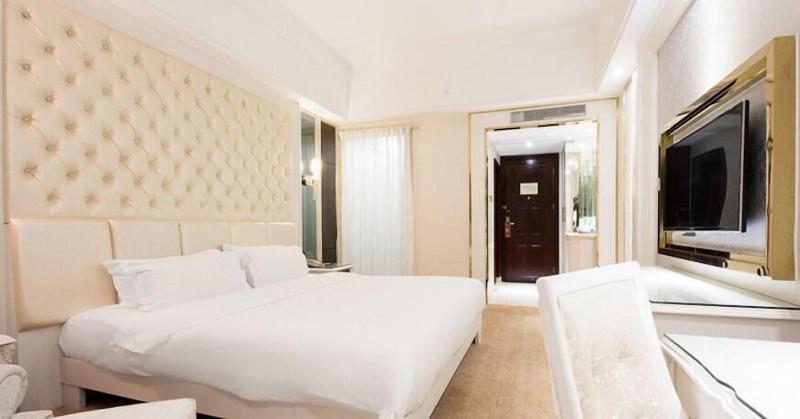 Kelly Wah International Hotel image