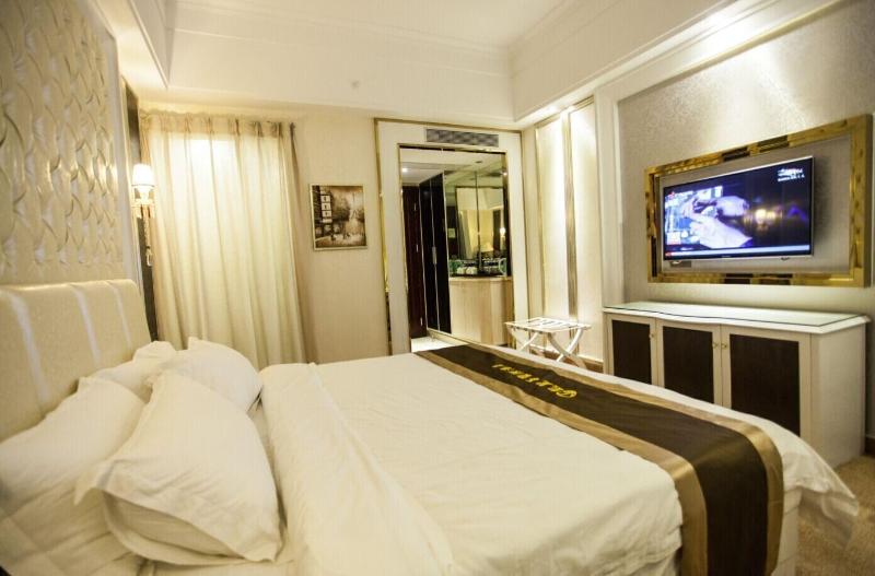 Kelly Wah International Hotel image