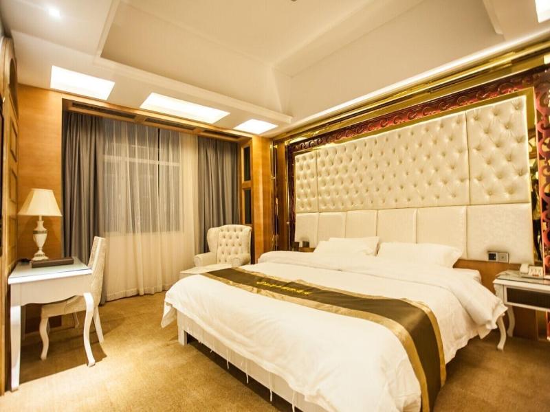 Kelly Wah International Hotel image